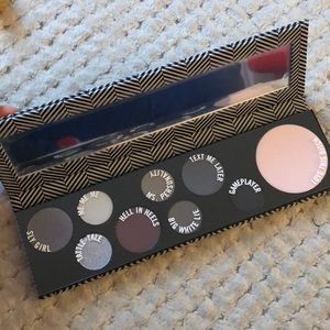 MAC basic bitch eyeshadow palette